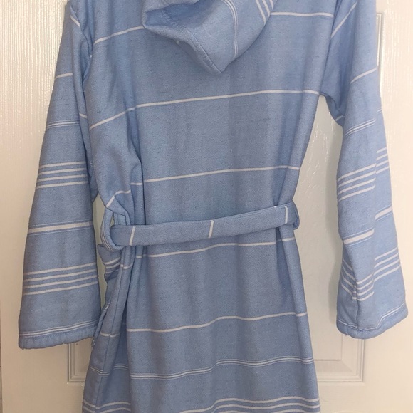 Bath Robe! Sky blue small/medium - Picture 2 of 2